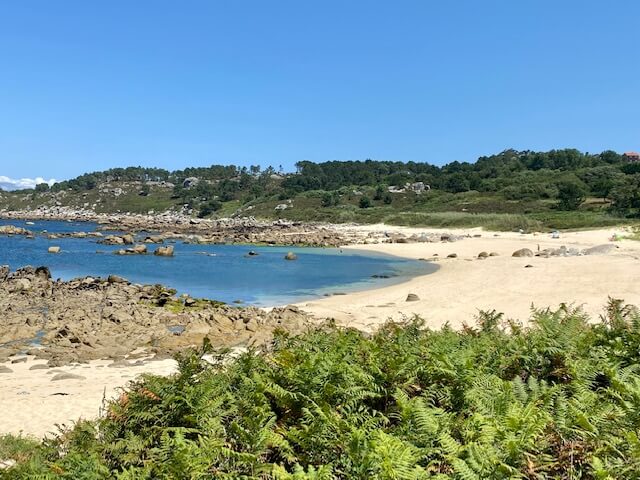 Mejores playas de Rías Baixas - Playa nudista de Castiñeira