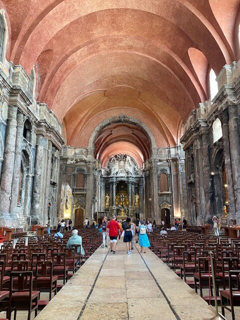 Qué ver en Lisboa en 2 días - Interior de la iglesia de Santo Domingo