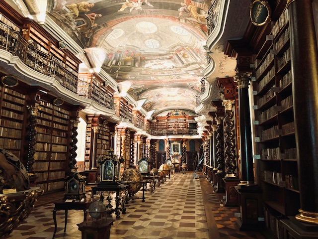 qué ver en Praga en un fin de semana - Biblioteca Barroca del Klementinum