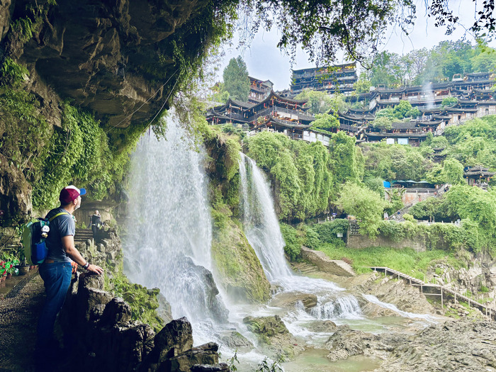 Qué ver en Furong - interior de las cascadas