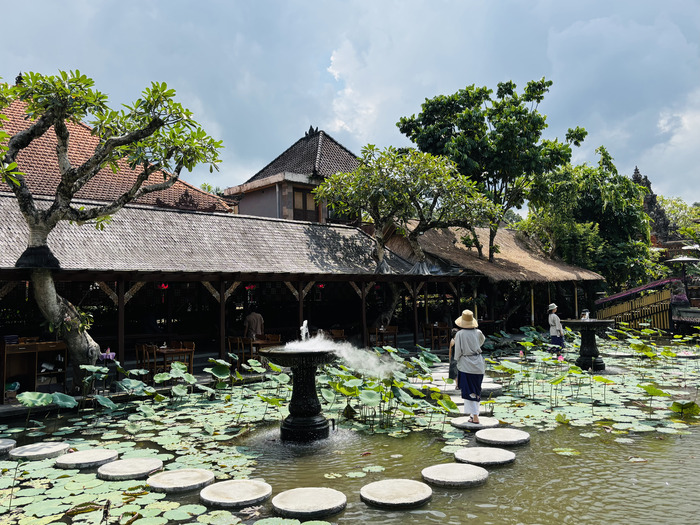 Qué hacer en Ubud Bali en 3 días - comer en Café Lotus