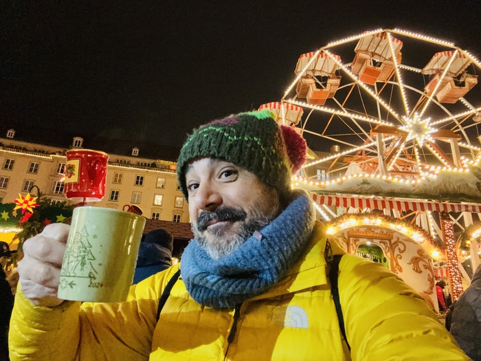 Mercados navideños Dresde - tazas de vino caliente