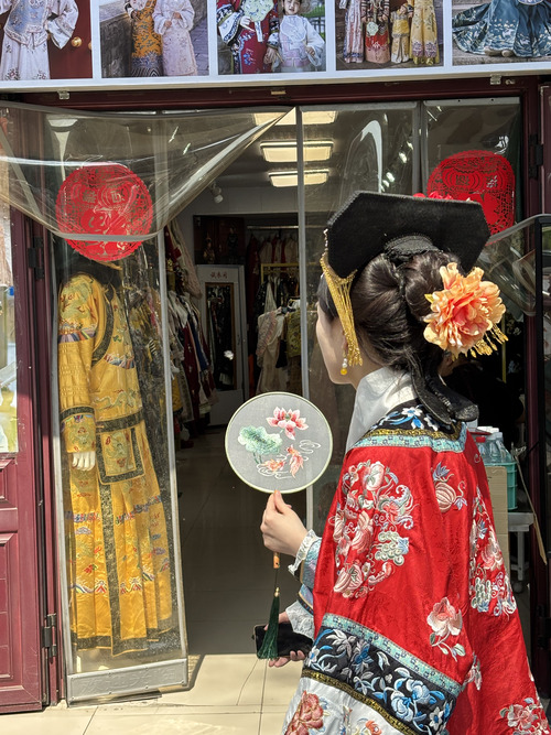 Pekín en 4 días - vestirse con trajes tradicionales