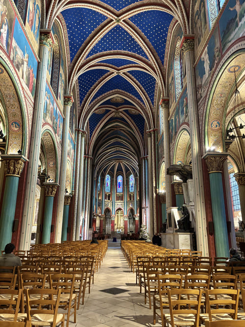 París en 5 días, la mejor ruta para ver TODO - interior de la iglesia de Saint-Germain-des-Pres