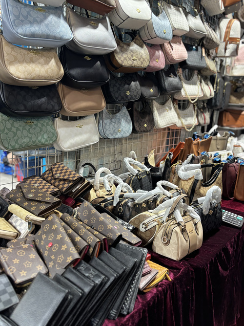 De compras por Hong Kong - Ladies Market