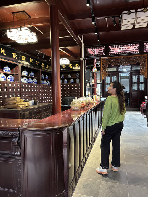 Qué ver en Zhujiajiao - Farmacia Tongtianhe